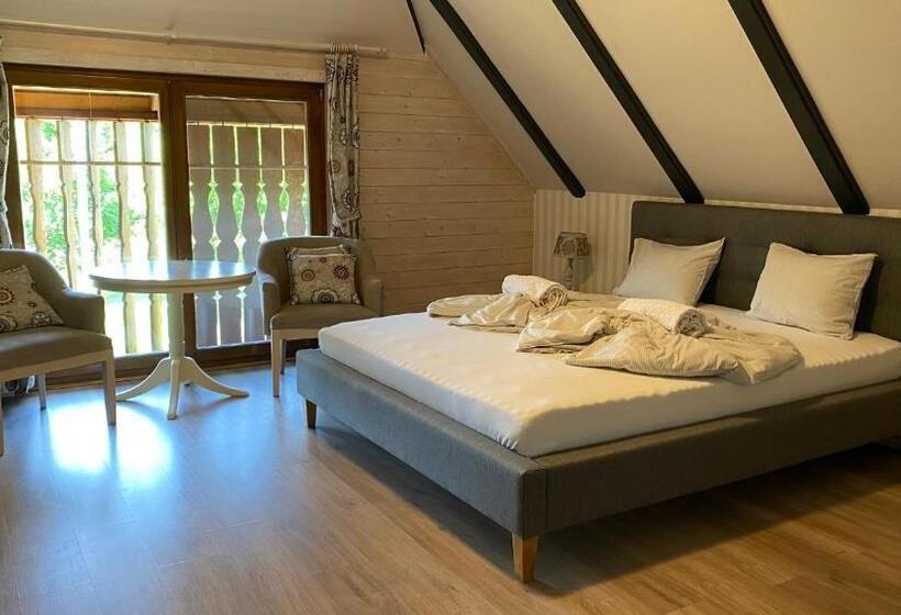 חדר סטנדרט לארבעה, Csodaszarvas Vendégházak