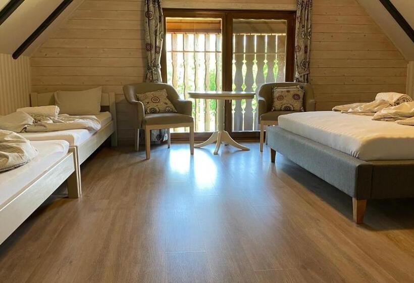 חדר סטנדרט לארבעה, Csodaszarvas Vendégházak