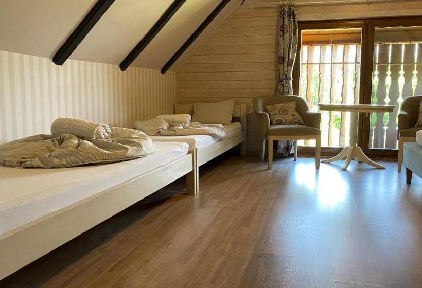 חדר סטנדרט לארבעה, Csodaszarvas Vendégházak