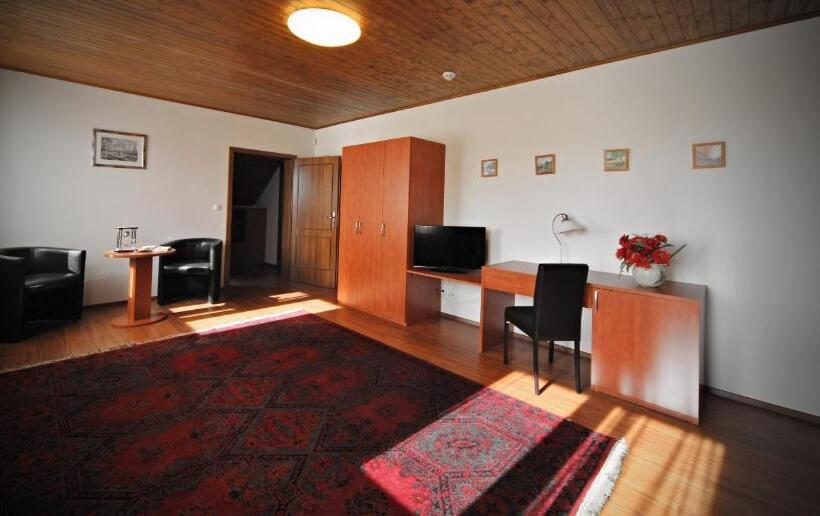 スタンダード４人部屋, Penzion šejby