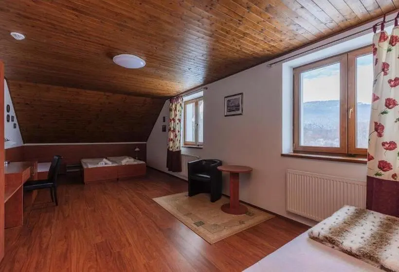 スタンダード４人部屋, Penzion šejby