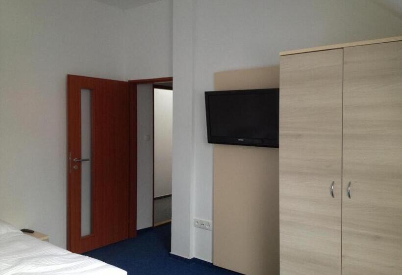 חדר סטנדרט לארבעה, Penzion Grasel