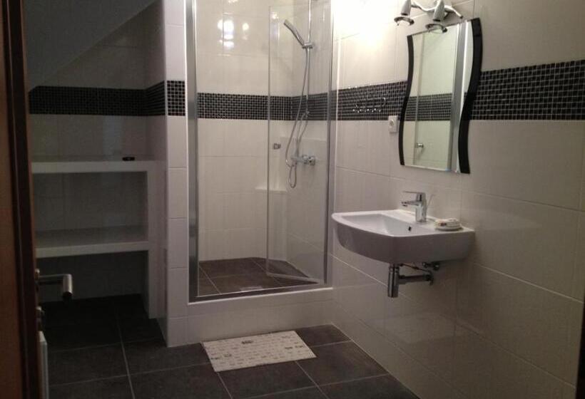 Четырехместный Номер Стандарт, Penzion Grasel