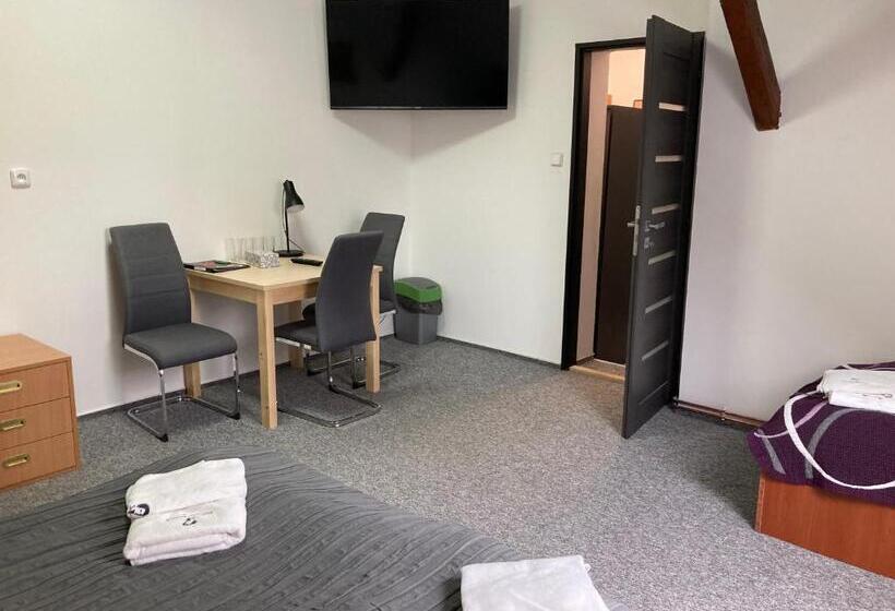 חדר סטנדרט לארבעה, Penzion Grasel