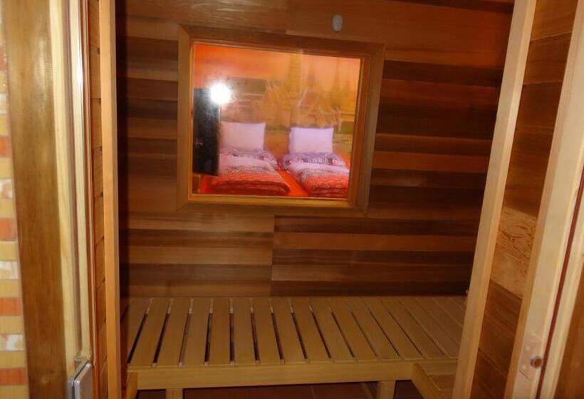 디럭스 스위트, Resort Svět