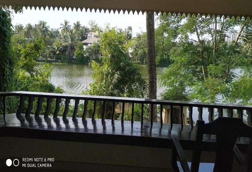 스위트, Wintergreen Waterfront Resort