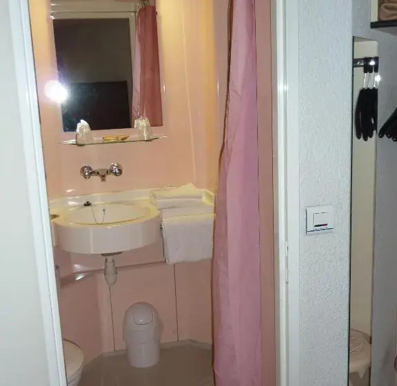 ファミリールーム, Lac Hotel France