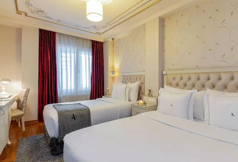 اتاق خانوادگی, Amira Istanbul