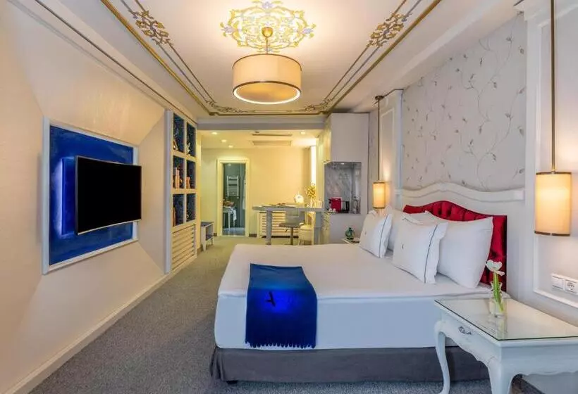 سوئیت با بالکن, Amira Istanbul
