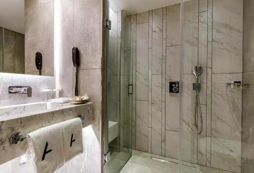 اتاق اکونومی, Amira Istanbul