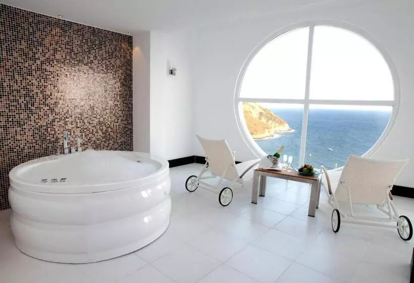 キングサイズベッドのスイートルーム, Aria Claros Beach & Spa Resort – All Inclusive