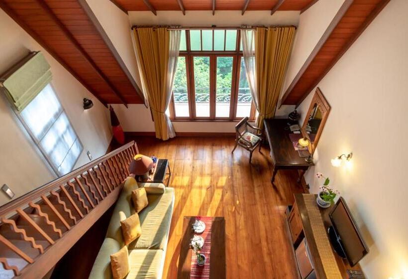 سوییت اجرایی, Ariyasom Villa