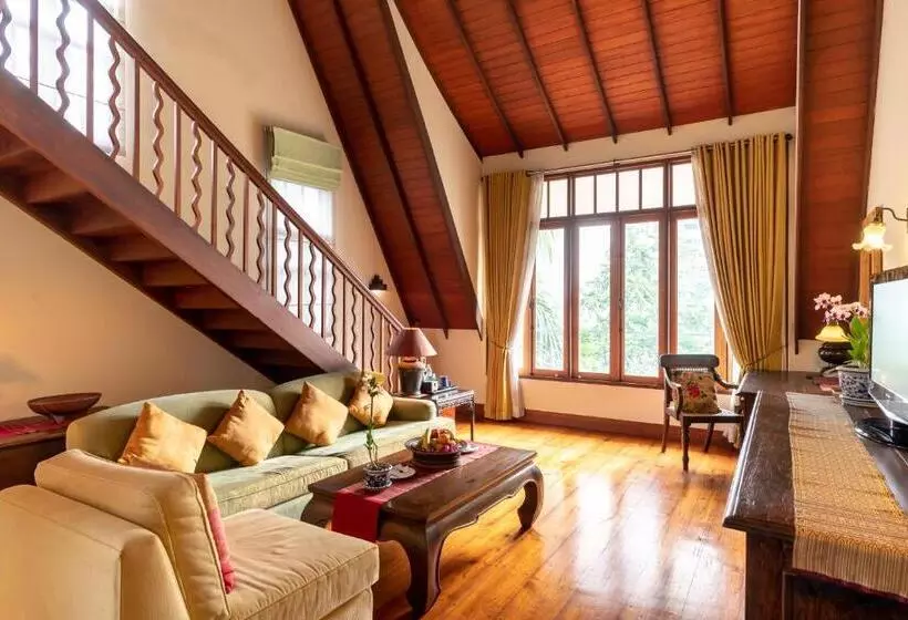سوییت اجرایی, Ariyasom Villa