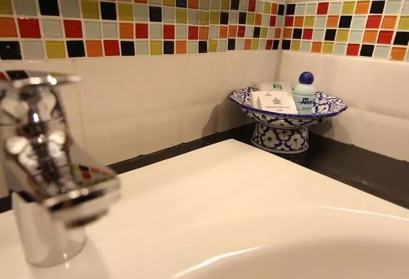 اتاق سوپریور, The Camelot Hotel Pattaya