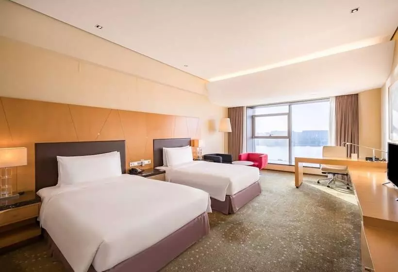 Premium-huone Järvinäkymä, Crowne Plaza Tianjin Binhai By Ihg