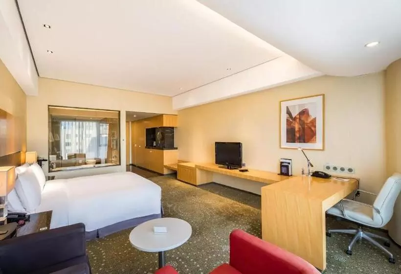 Superior-huone King-vuode, Crowne Plaza Tianjin Binhai By Ihg