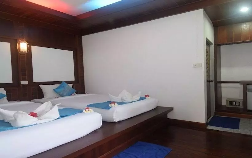اتاق لوکس با چشم‌انداز باغ, Lanta Sunny House