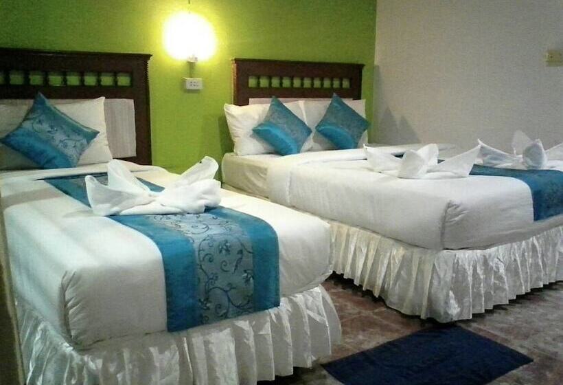 Трехместный Номер Стандарт Вид на Сад, Lanta Sunny House