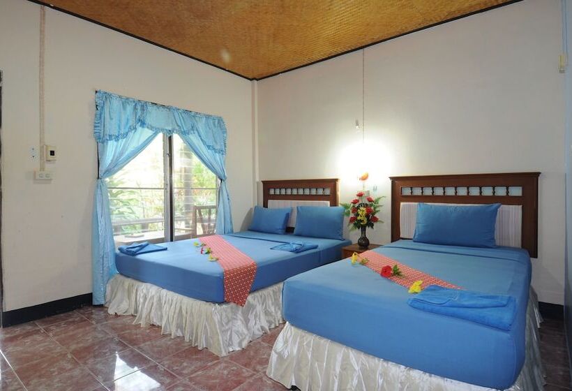 Трехместный Номер Стандарт Вид на Сад, Lanta Sunny House