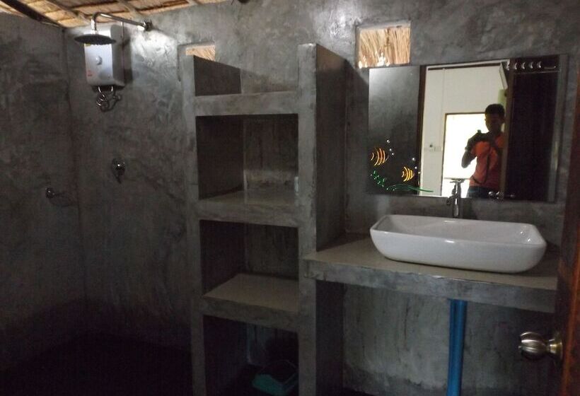 Номер Deluxe Вид на Бассейн, Lanta Sunny House