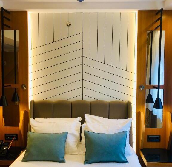 اتاق استاندارد یک نفره, Maywood