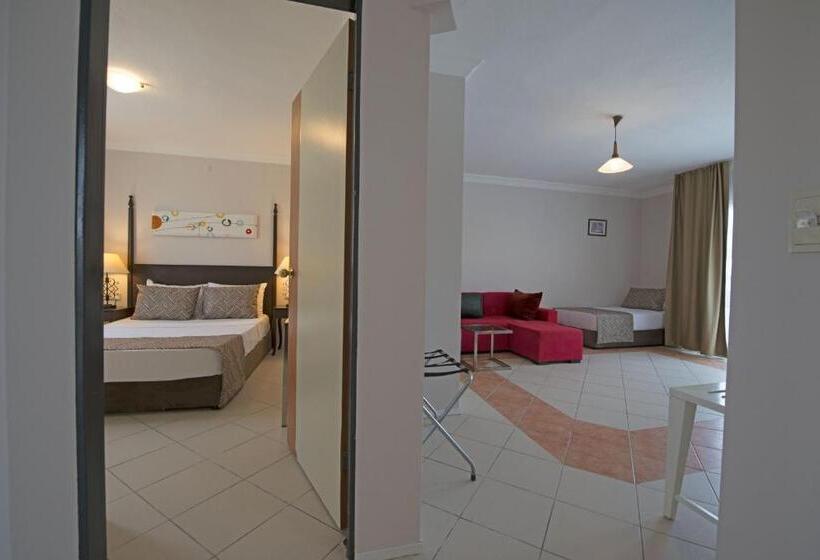 سوییت جونیور, Smart Holiday Hotel & Suites - All Inclusive