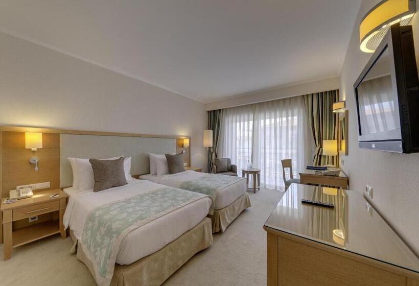 Номер Superior с Балконом, Radisson Blu Resort & Spa Cesme