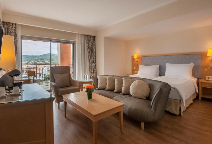 Полулюкс с Балконом, Radisson Blu Resort & Spa Cesme