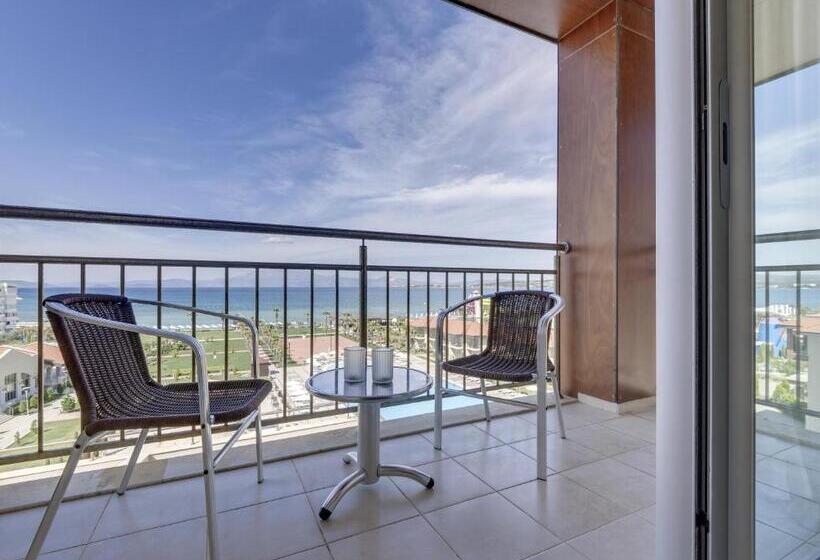 Люкс Вид на Море, Radisson Blu Resort & Spa Cesme