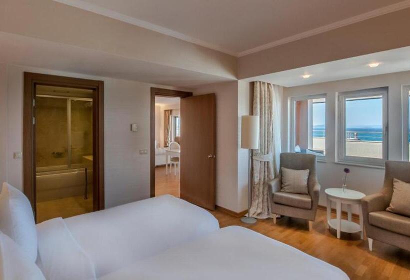 Люкс Кровать Кинг, Radisson Blu Resort & Spa Cesme