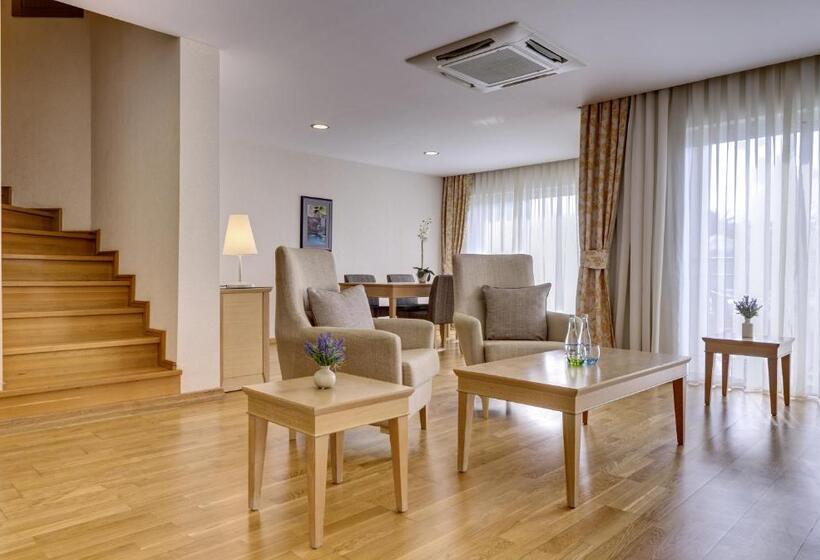 Superior suite with pool view, Radisson Blu Resort & Spa Cesme