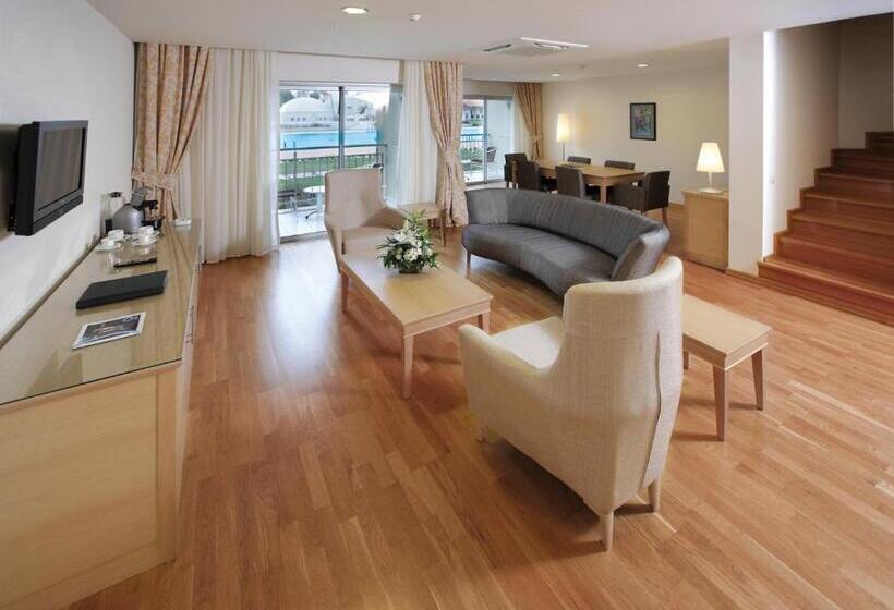 Superior suite with pool view, Radisson Blu Resort & Spa Cesme