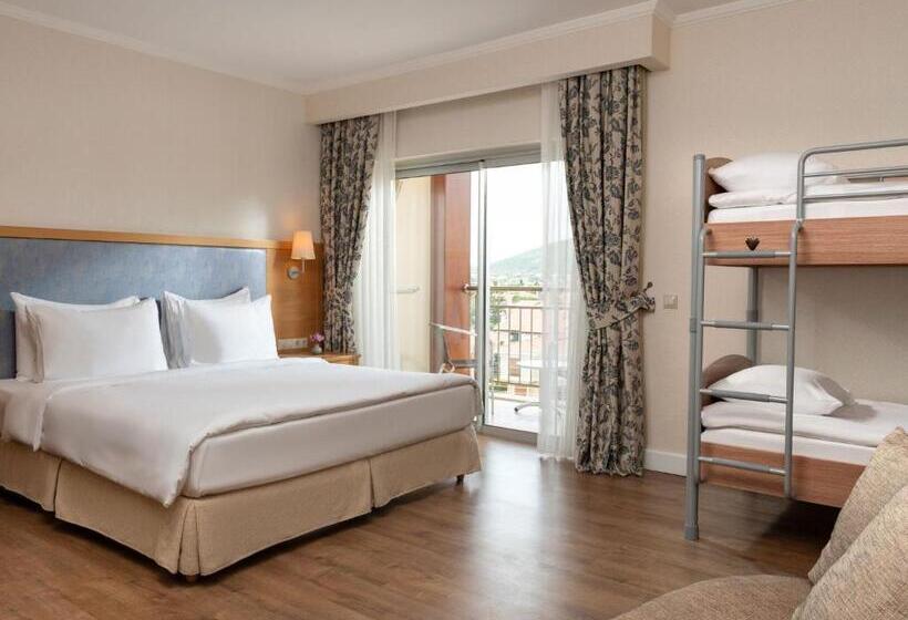 Семейный Номер, Radisson Blu Resort & Spa Cesme