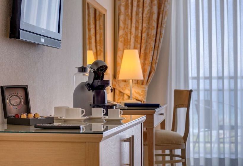 Полулюкс с Балконом, Radisson Blu Resort & Spa Cesme