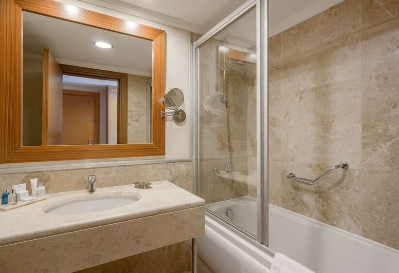 Люкс Вид на Море, Radisson Blu Resort & Spa Cesme