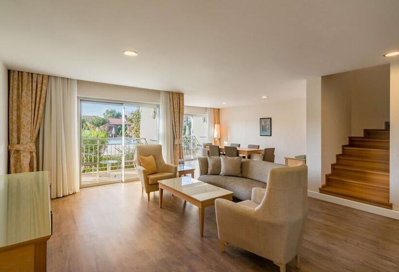 Superior suite with pool view, Radisson Blu Resort & Spa Cesme