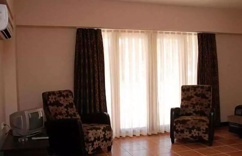 اتاق خانوادگی, The One Club Hotel All Inclusive