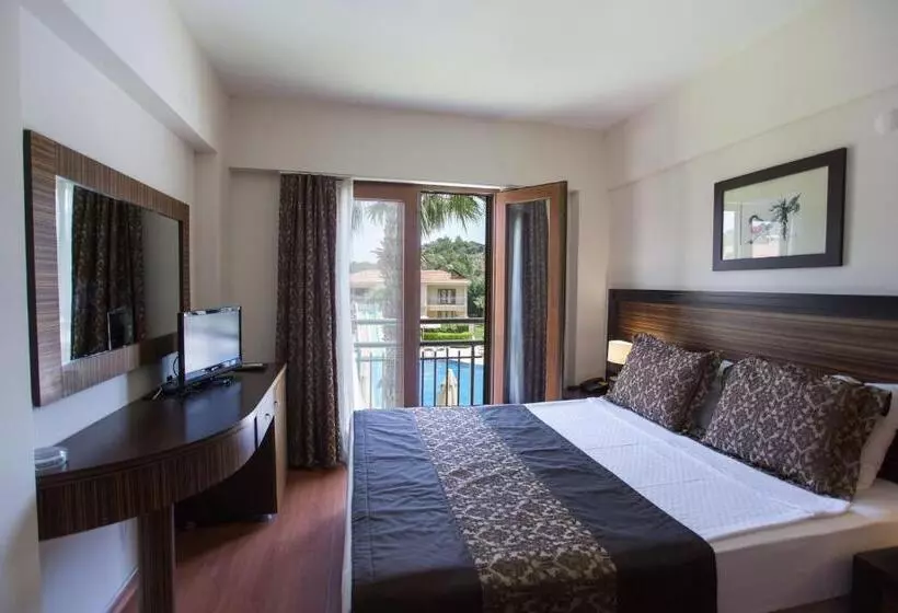 اتاق استاندارد با بالکن, The One Club Hotel All Inclusive