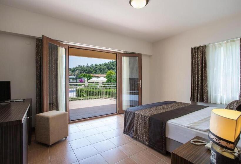 اتاق استاندارد با بالکن, The One Club Hotel   All Inclusive