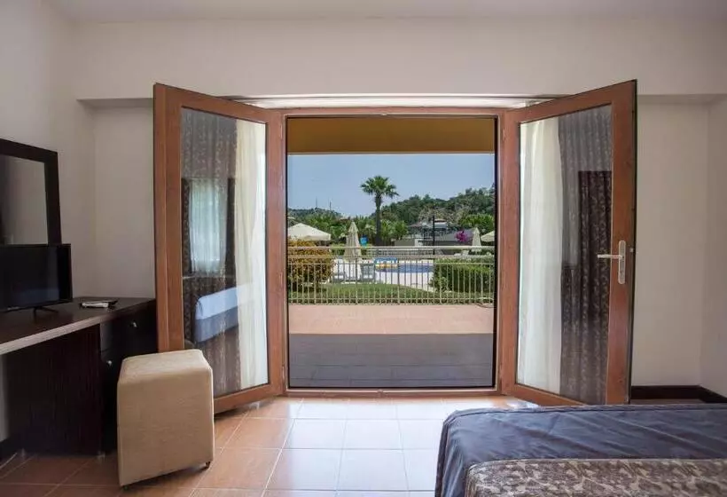 اتاق استاندارد با بالکن, The One Club Hotel All Inclusive