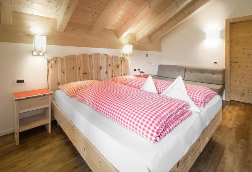 발코니가 있는 2 베드룸 아파트, Garnì Sirio