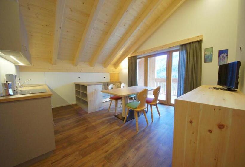 발코니가 있는 2 베드룸 아파트, Garnì Sirio