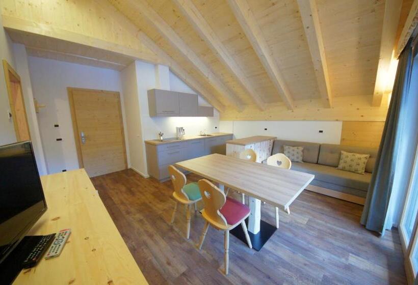 발코니가 있는 2 베드룸 아파트, Garnì Sirio