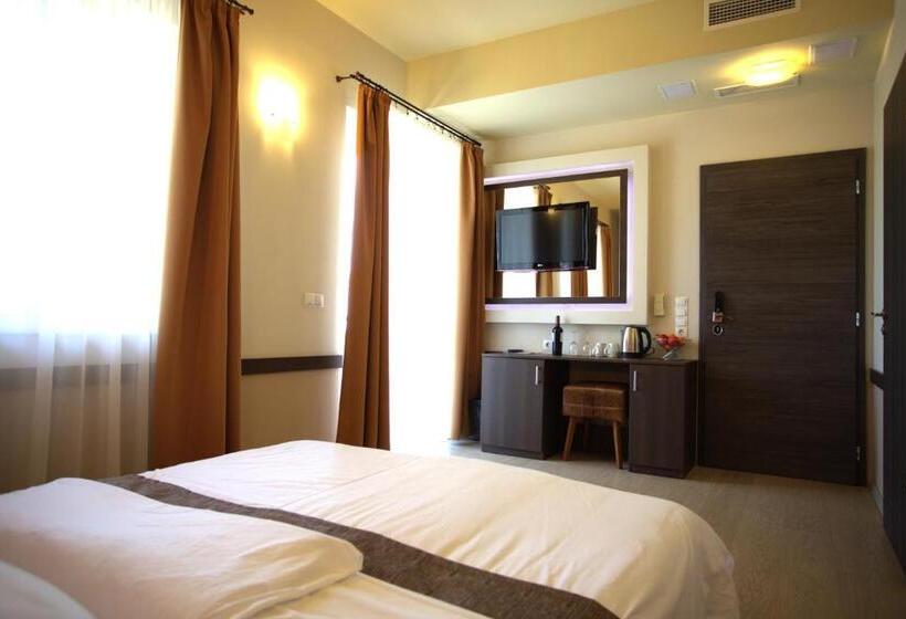 Superior room with lake view, La Riva