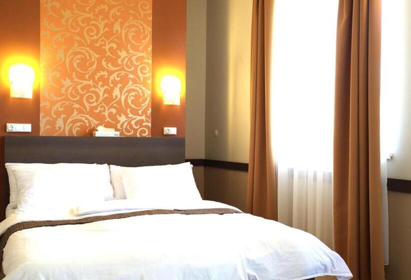 Superior room with lake view, La Riva