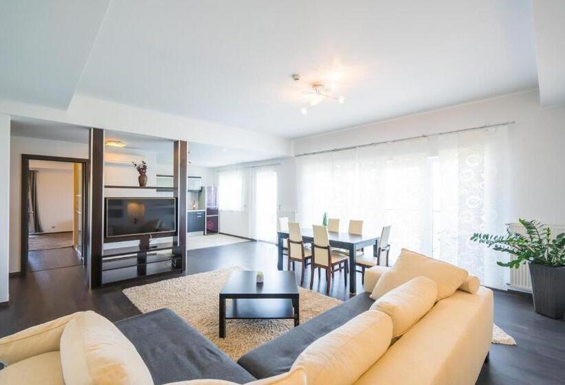 Suite with lake view, La Riva