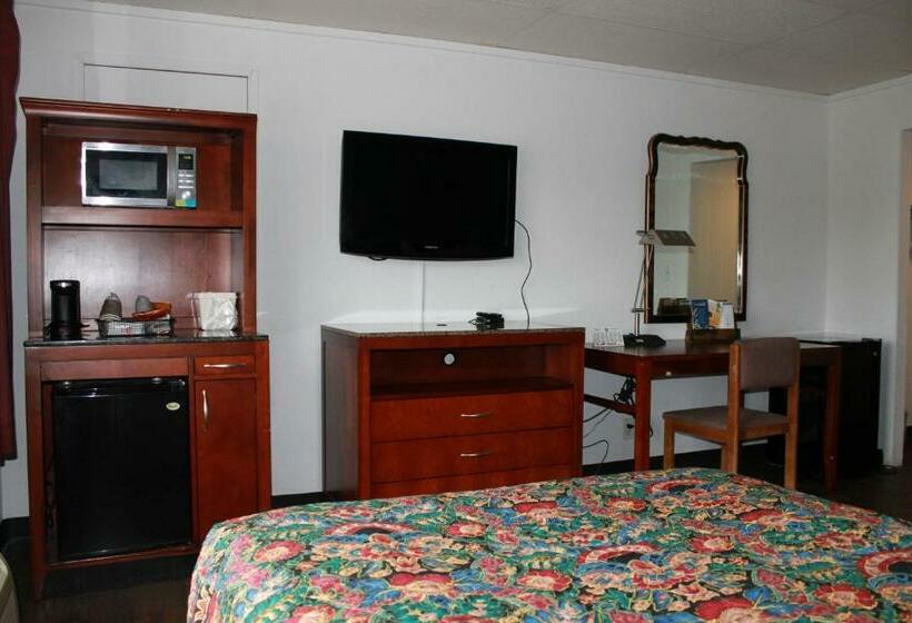 Номер Deluxe, Wyatt Earp