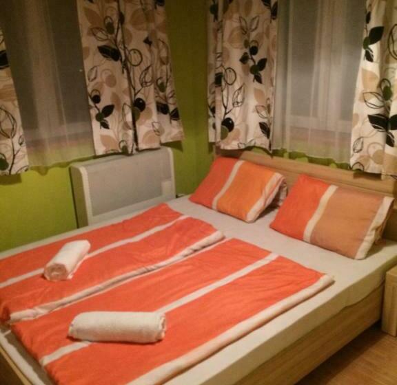 Семейный Номер, Hullam Rooms Siofok