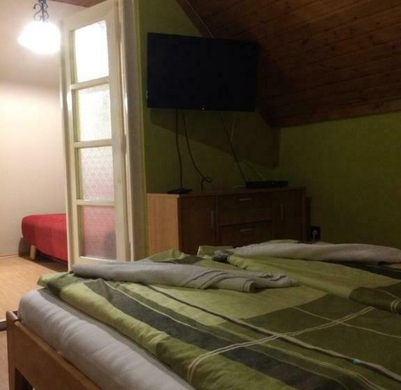 Семейный Номер, Hullam Rooms Siofok