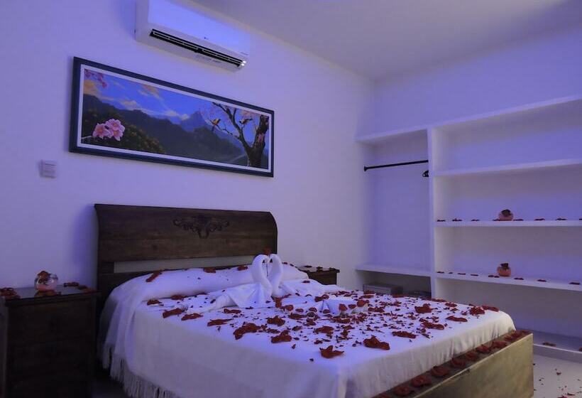 Номер Стандарт Трехместный, Melgar Villa Valeria Boutique